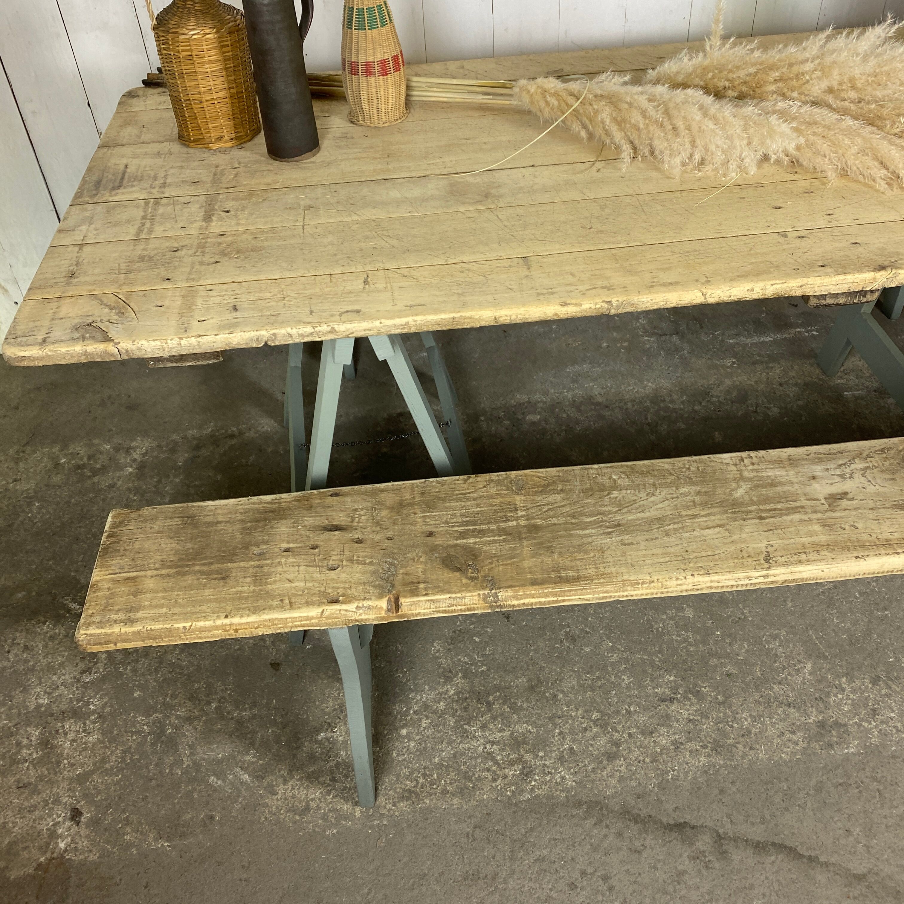 Table guinguette et 2 bancs