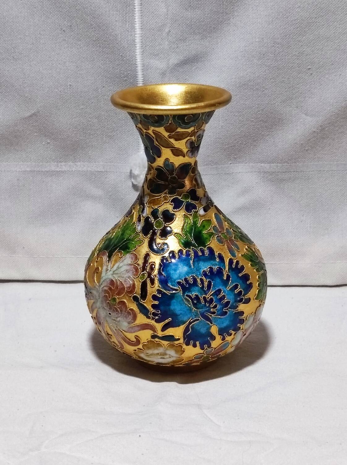 Vase cloisonné