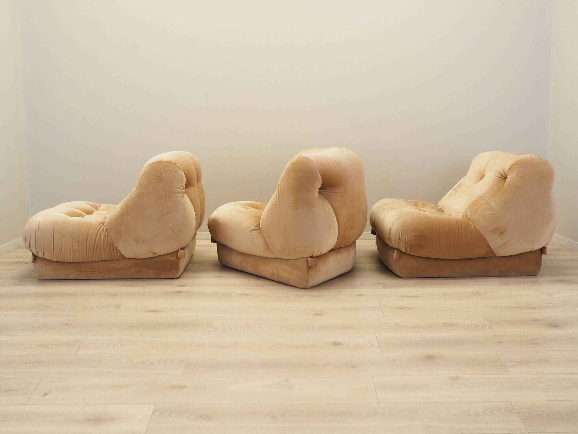 Modular sofa, Italian design, 1970s, designer: Rino Maturi, manufacturer: M