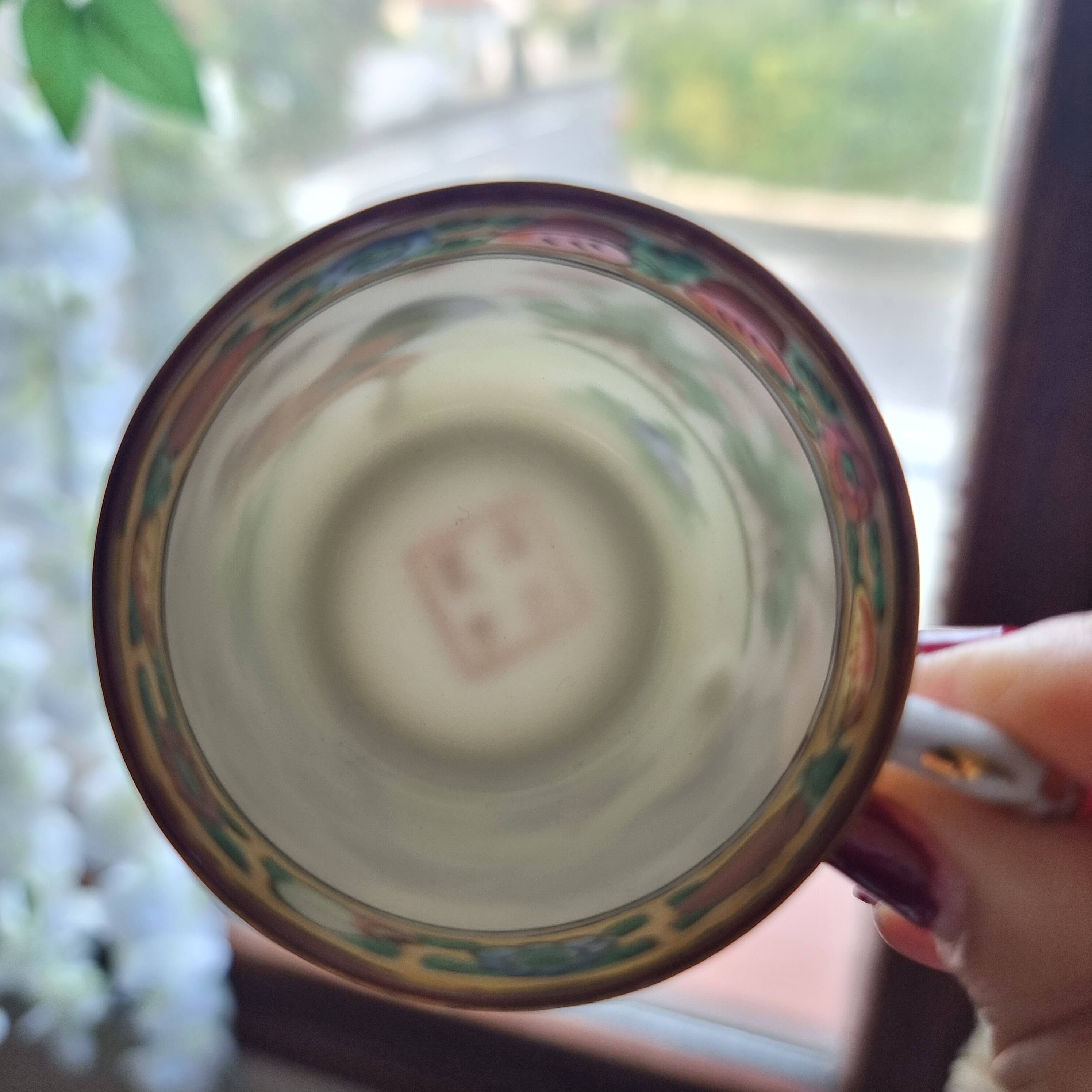 Exclusive vintage treasure: 26-piece Macau porcelain coffee service