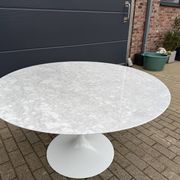 Original round dining table Knoll Tulip (137cm) Carrara