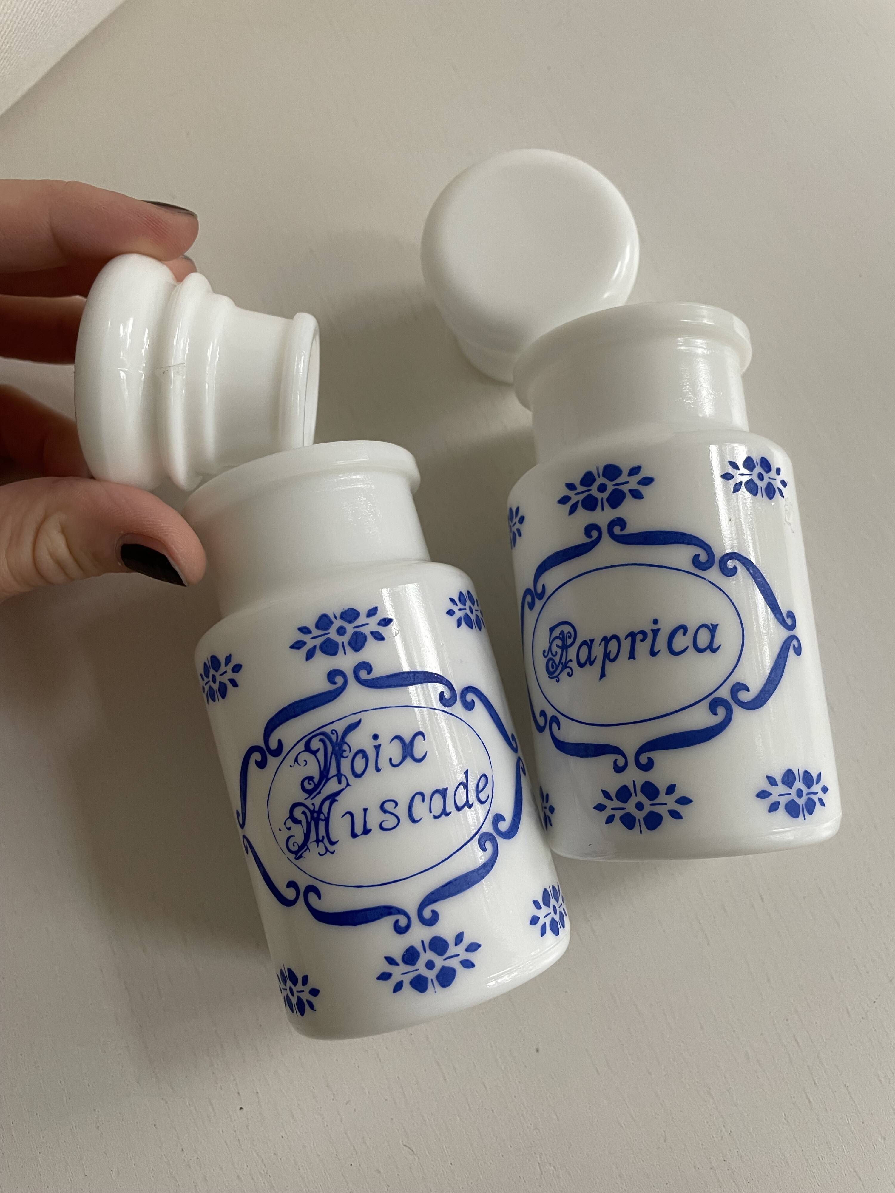 Ensemble de 2 pots à épices en opaline vintage en français et italien