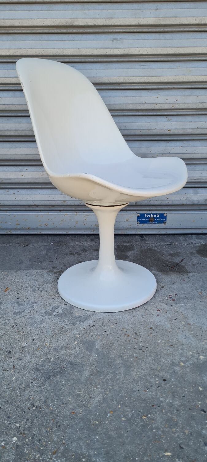 Fiberglass tulip chair 1970