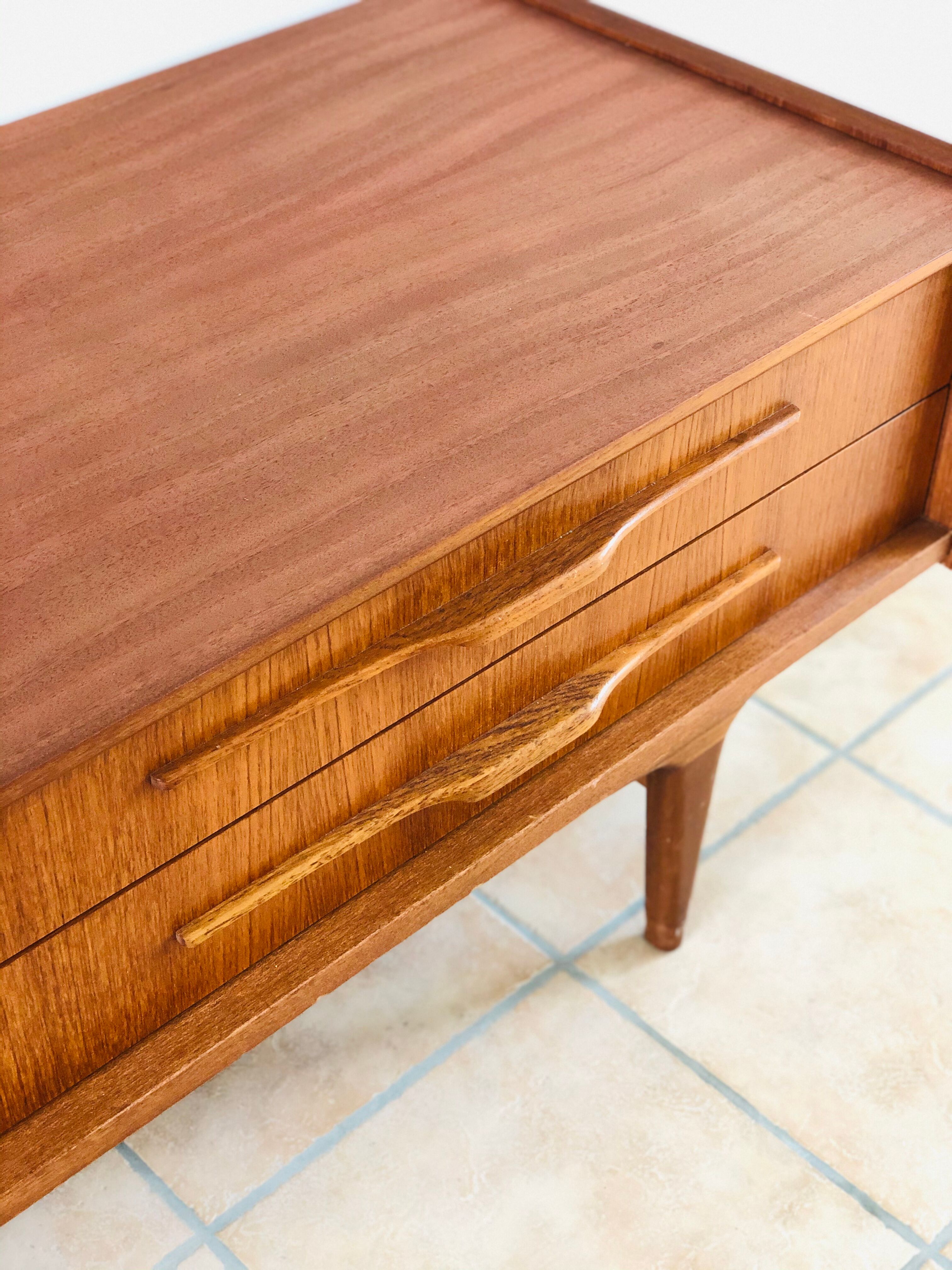 Scandinavian bass line in teak 1960