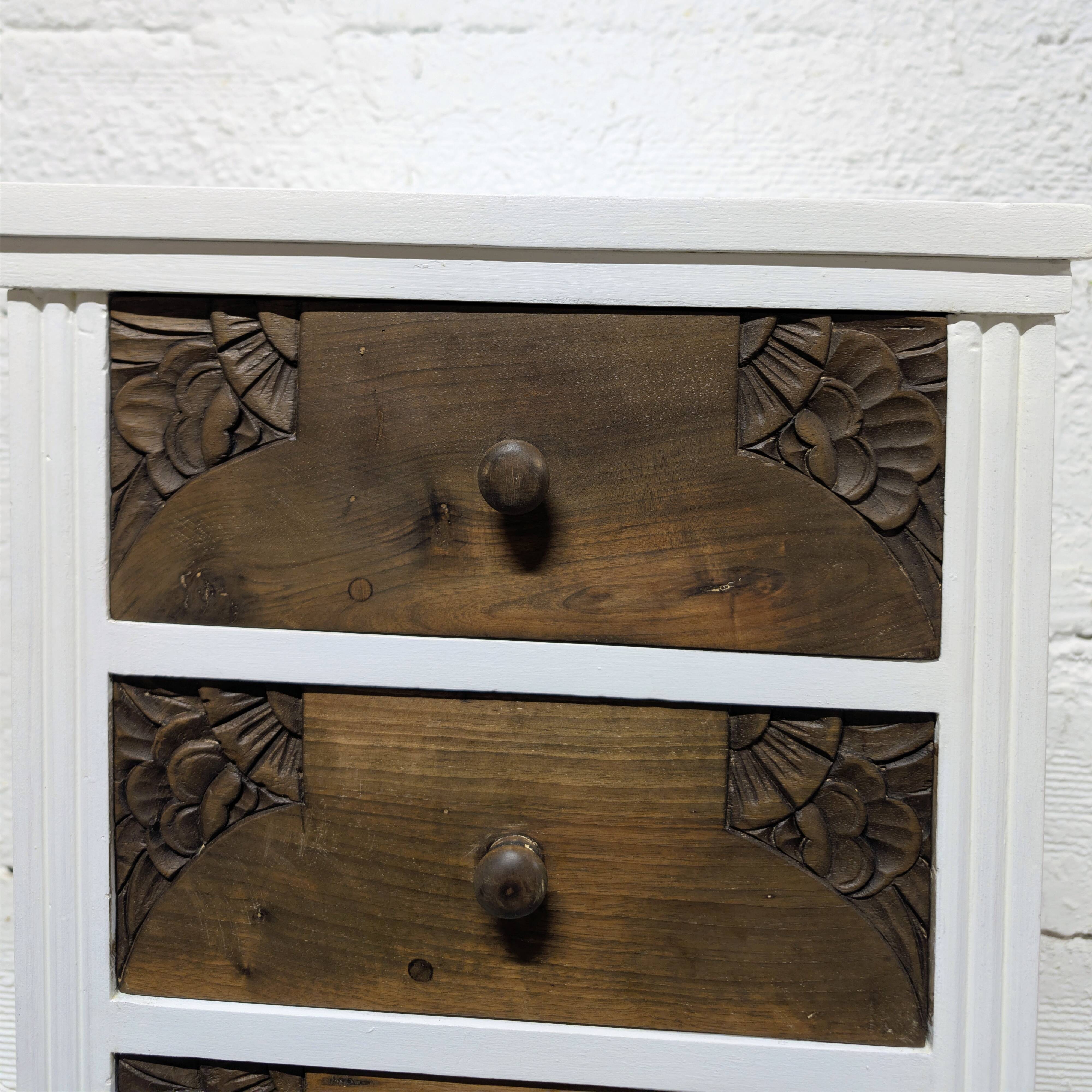 Small chest of drawers with 4 drawers, carved wood