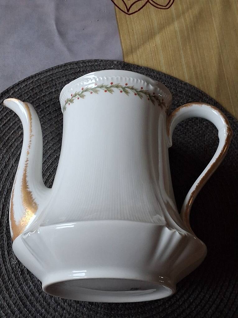 Old coffee pot / teapot in Limoges porcelain
