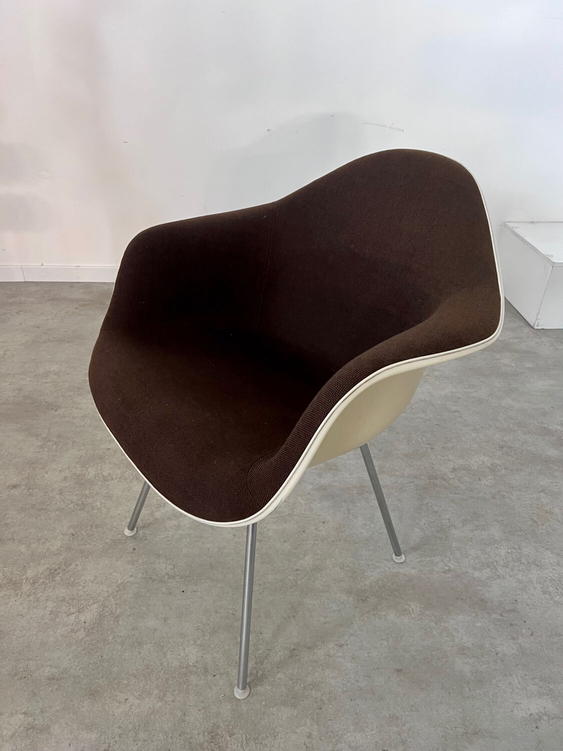 Old Charles and Ray Eames Vitra design armchair from the 70s fiberglass armchair fabric