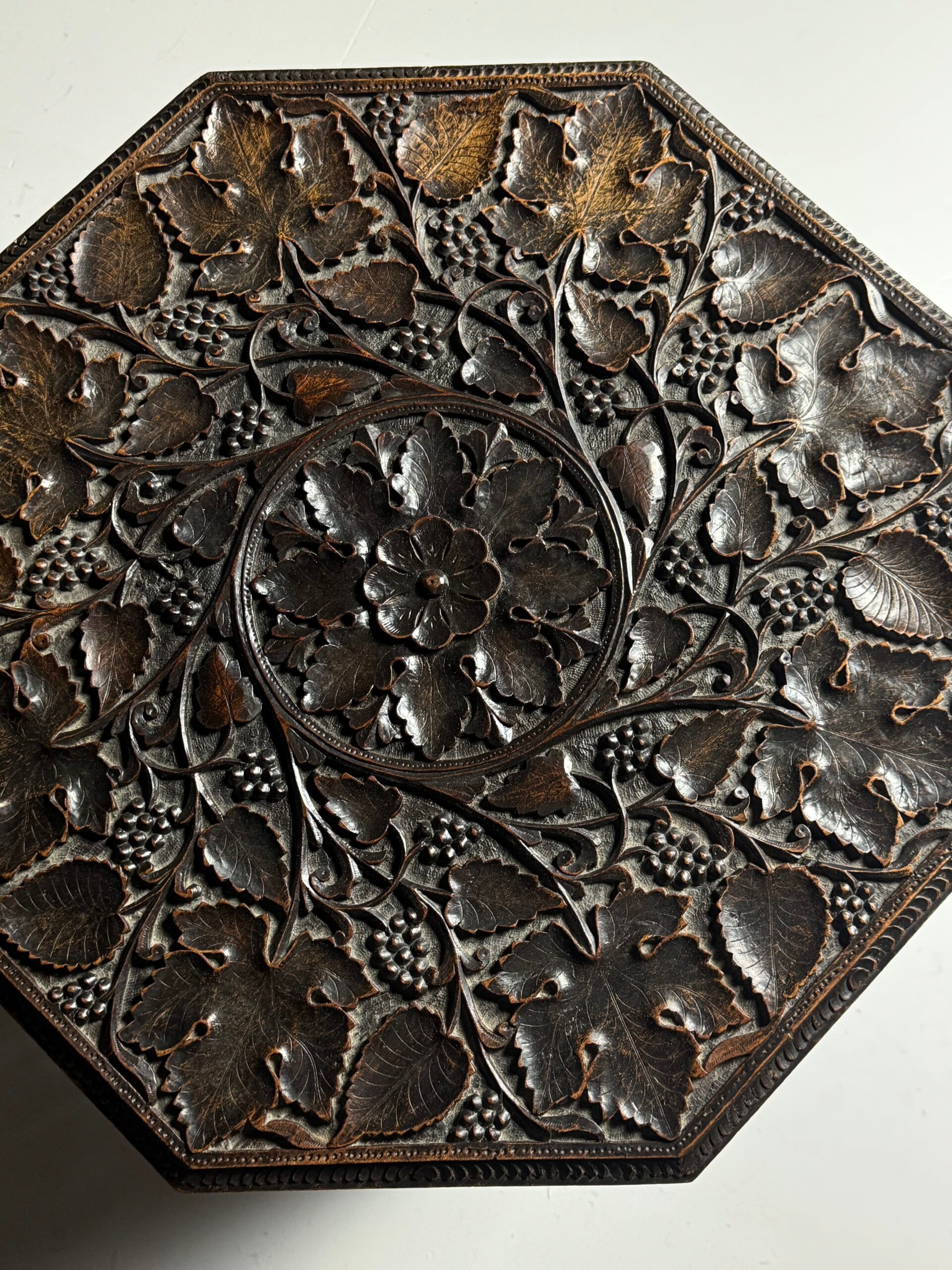 Table d'appoint anglo-indienne du 19e siècle