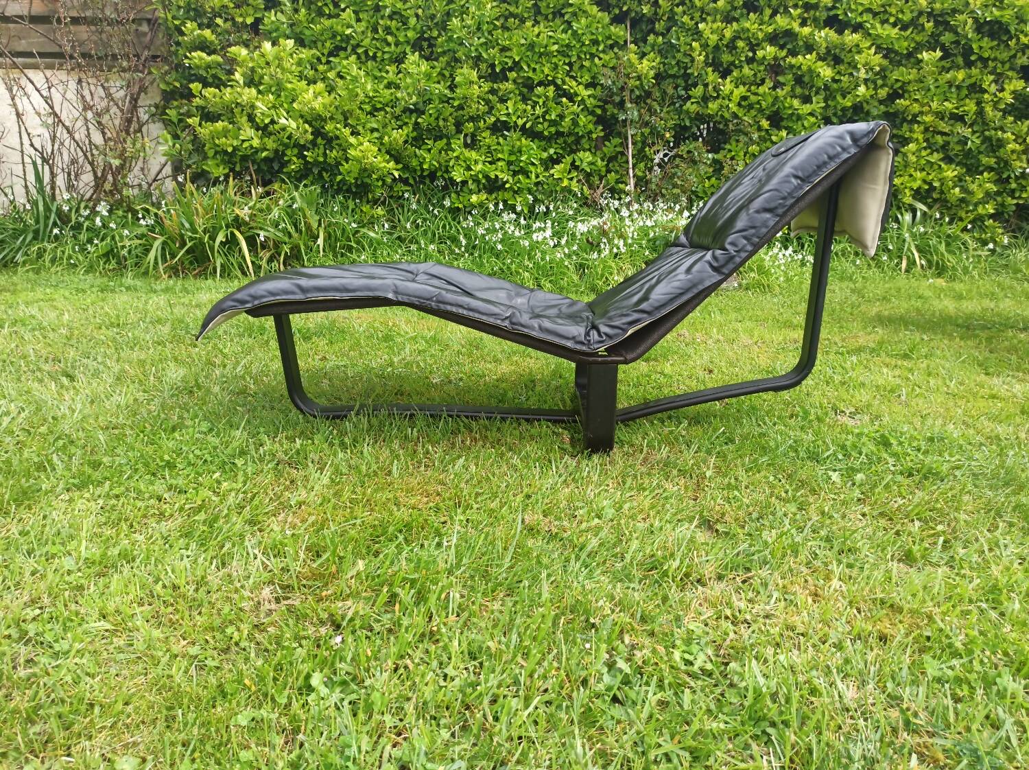 Black leather lounge chair by Ingmar and Knut RELLING for WESTNOFA