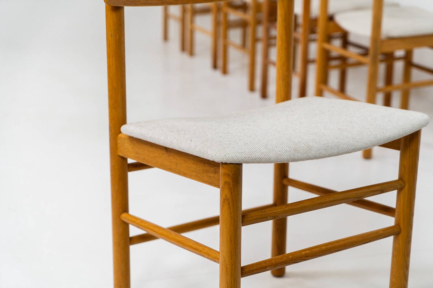 6x Farstrup Model 250 chairs