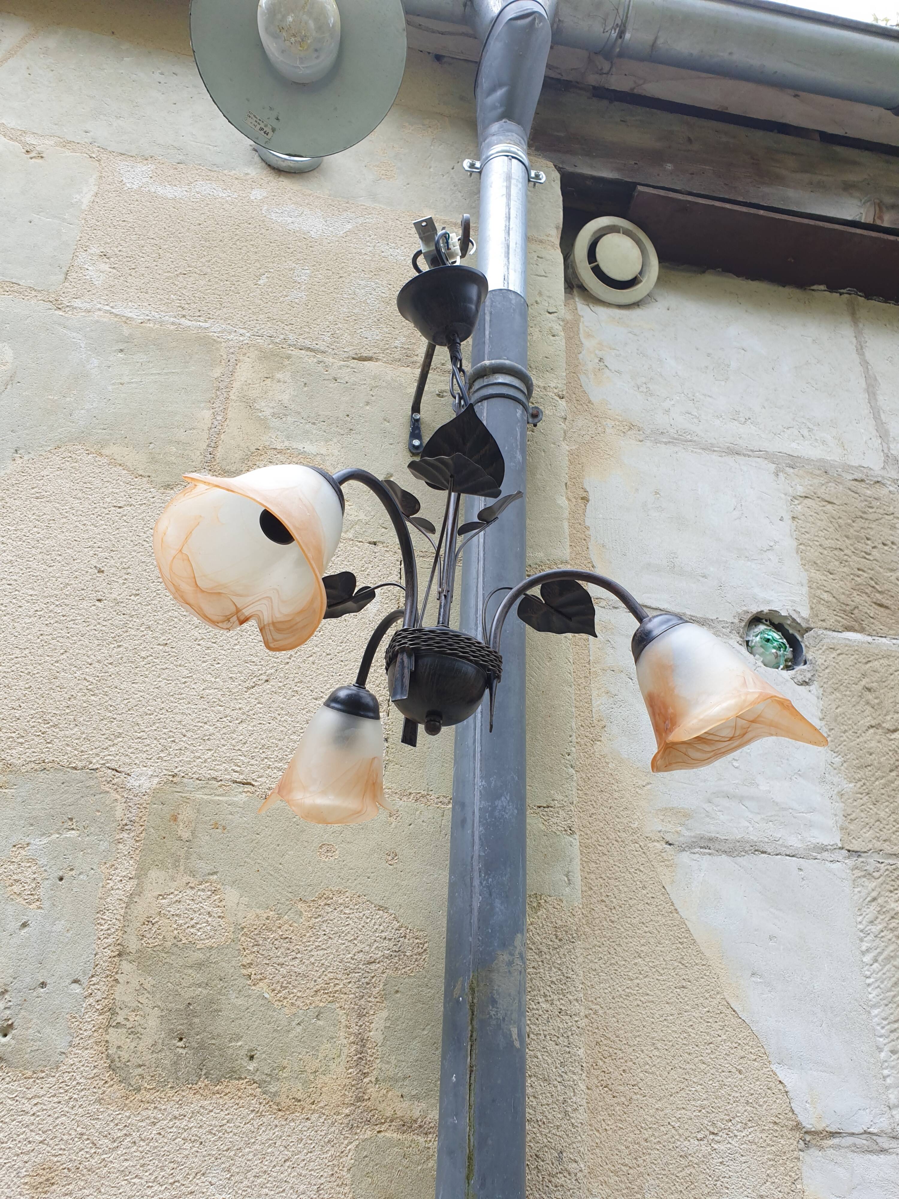 3-spoke glass paste chandelier