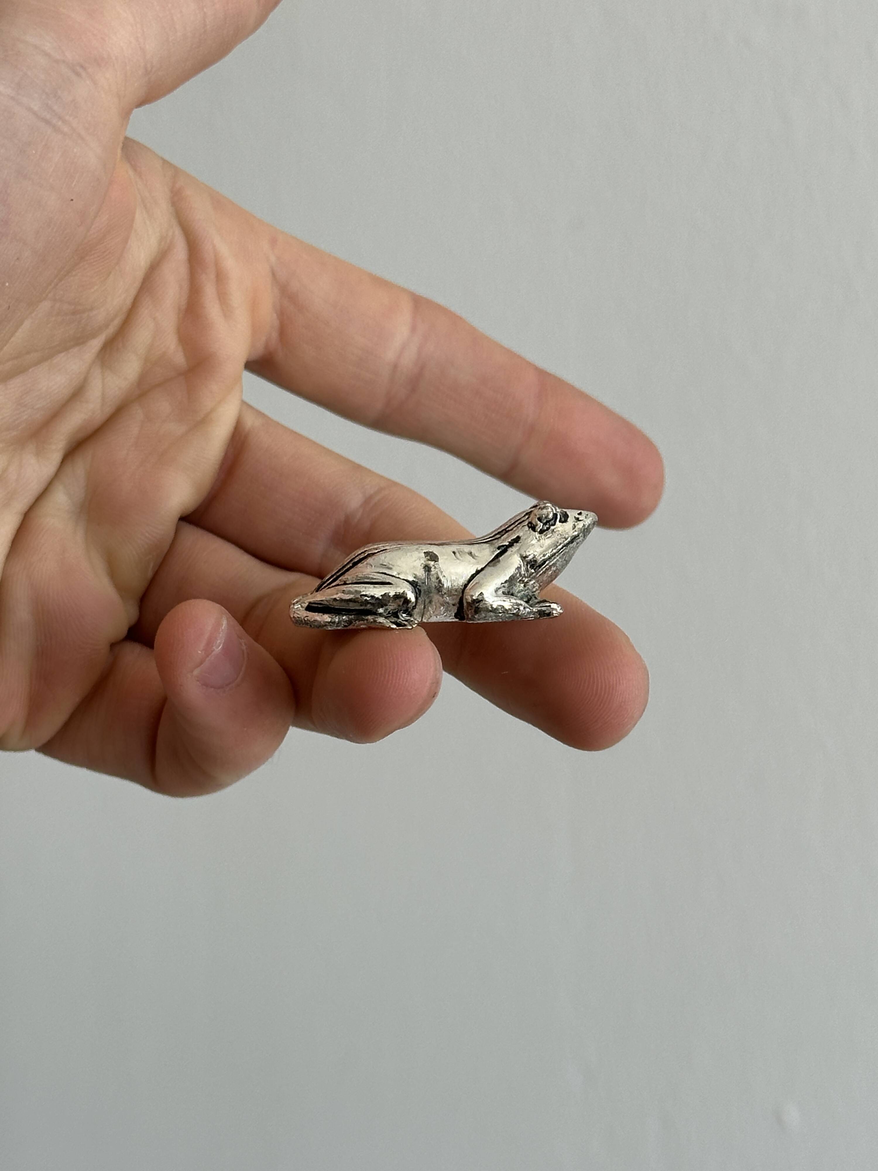 6 frog knife holders