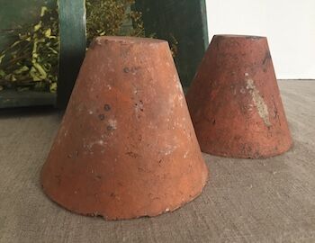 2 old resset pots used in gemming