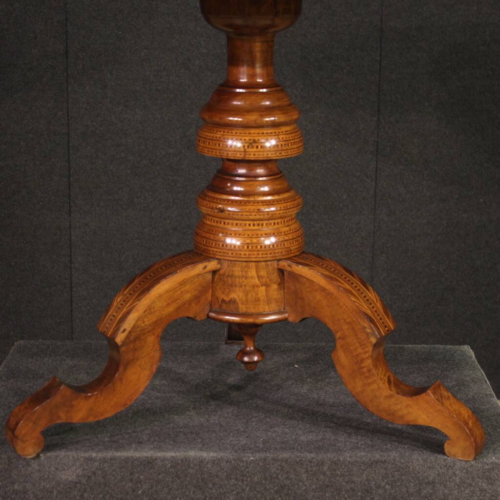 Elegant 20th century Sorrento table