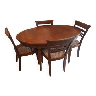 Oval dining table