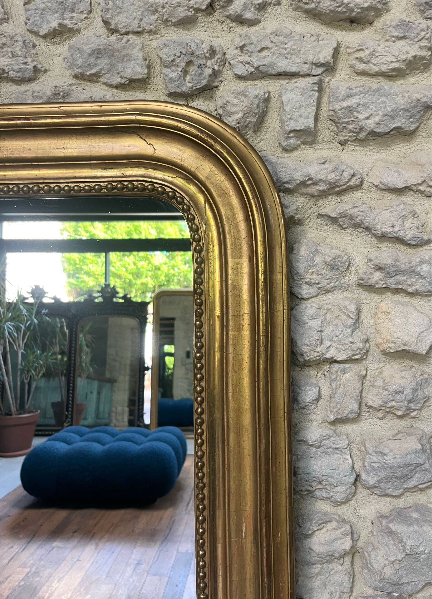 Miroir Louis-Philippe perlé 151/111,5cm doré à la feuille d’or, glace 