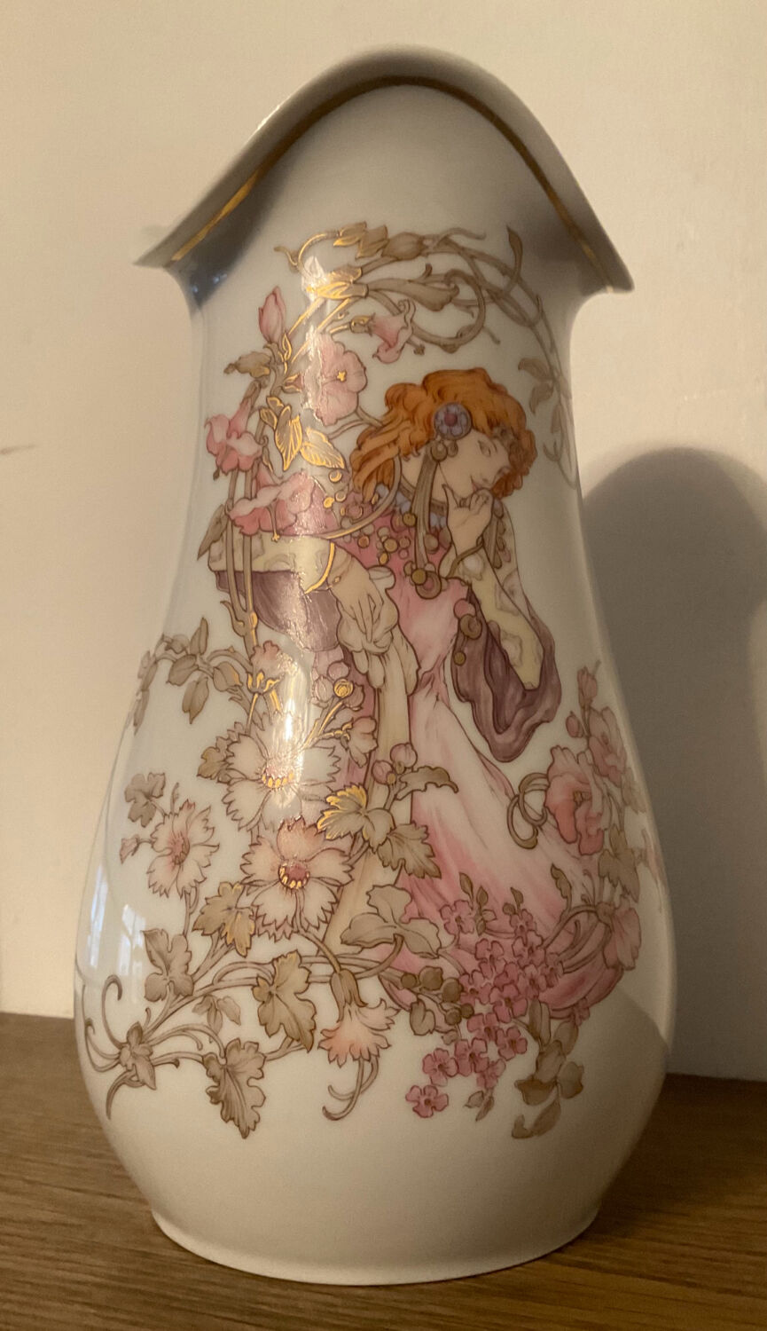 Kaiser vase in glazed porcelain by Nossek