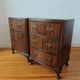 Paire de petites commodes anglaises style Queen Anne – années 1950