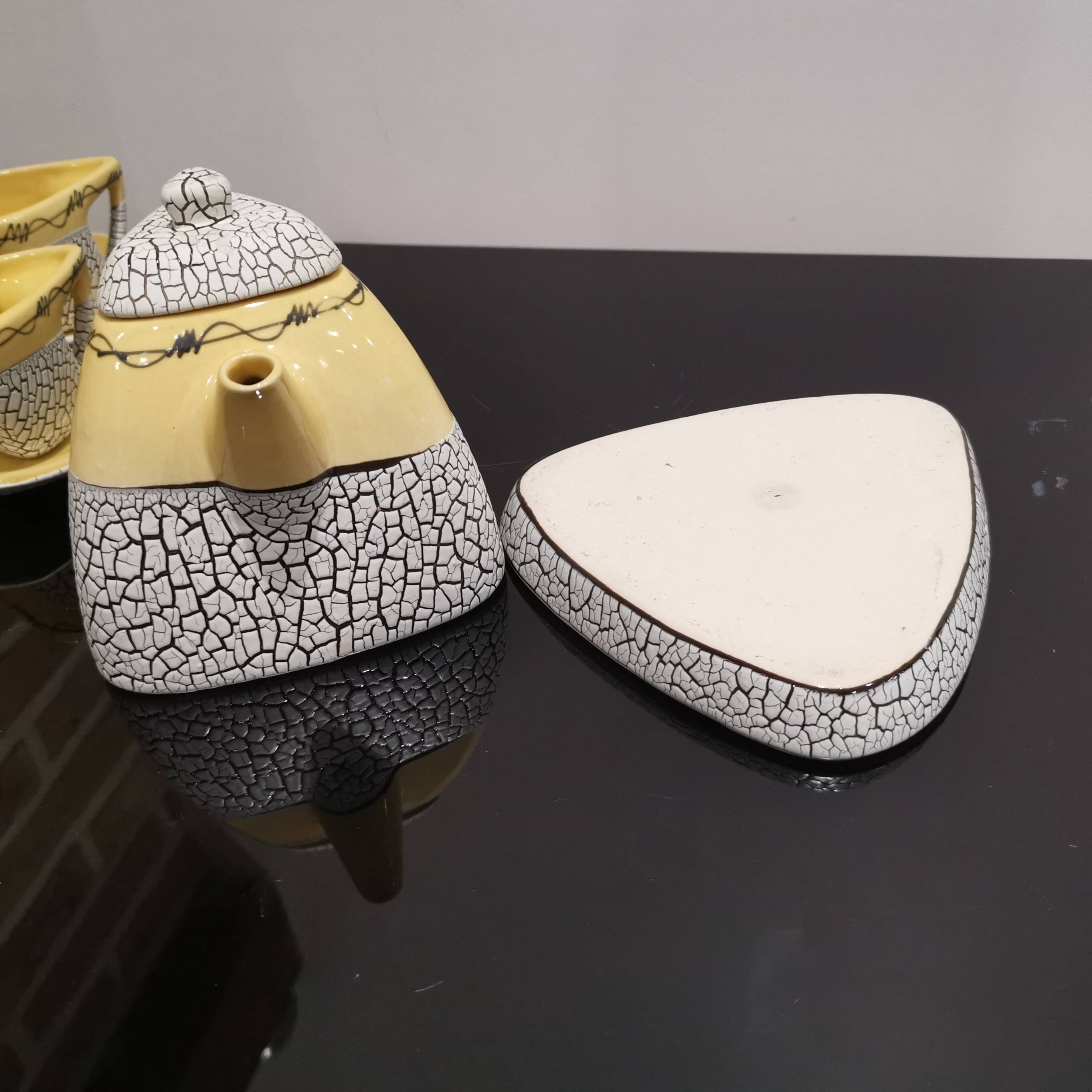 Cracked yellow Bat Trang tea set made in Vietnam