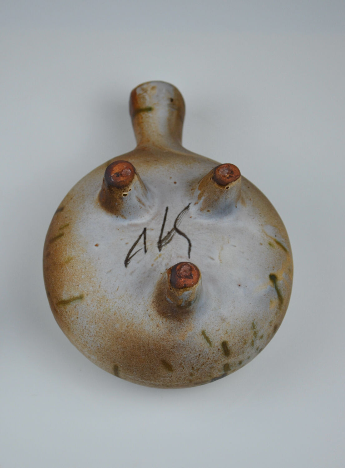 tripod ceramic with lid, signed Agnès Escala
