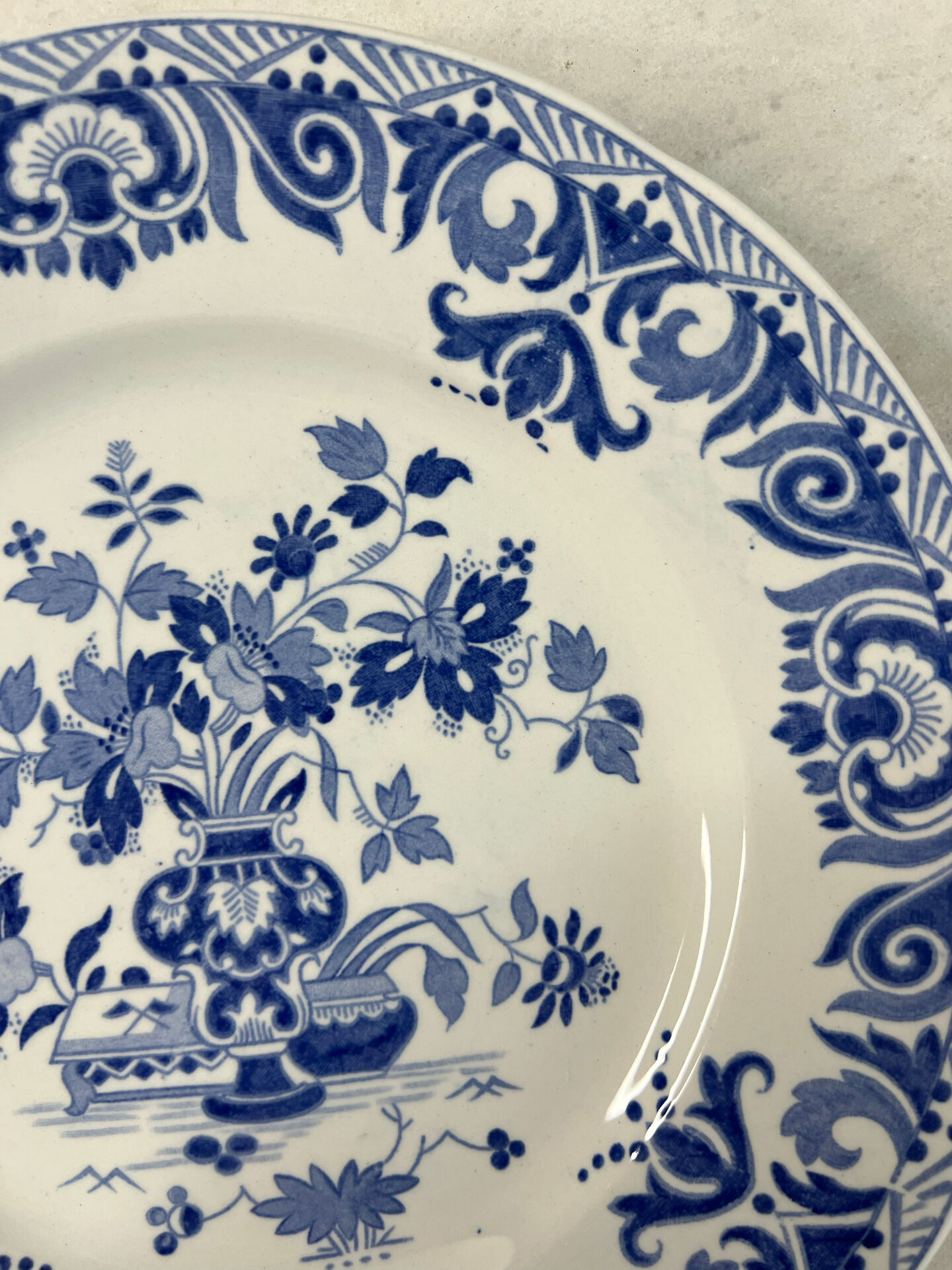 Antique plate Sarreguemines — Shanghai Collection