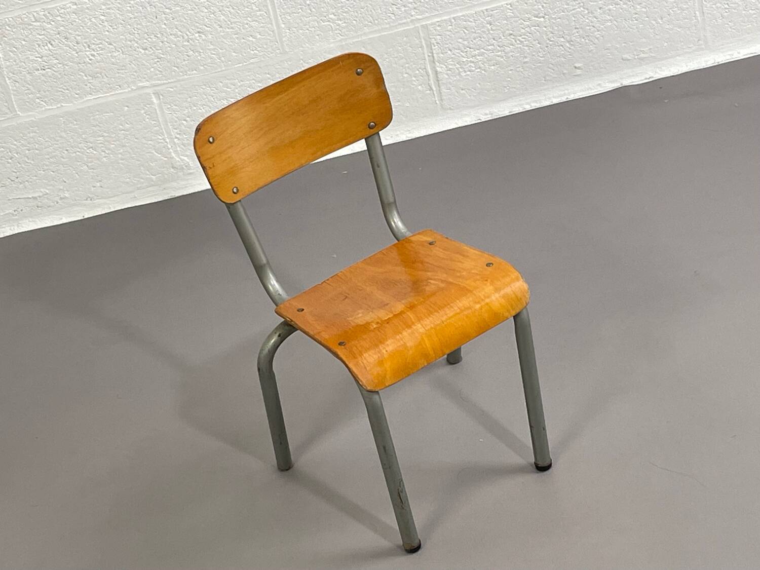 Mullca school chair