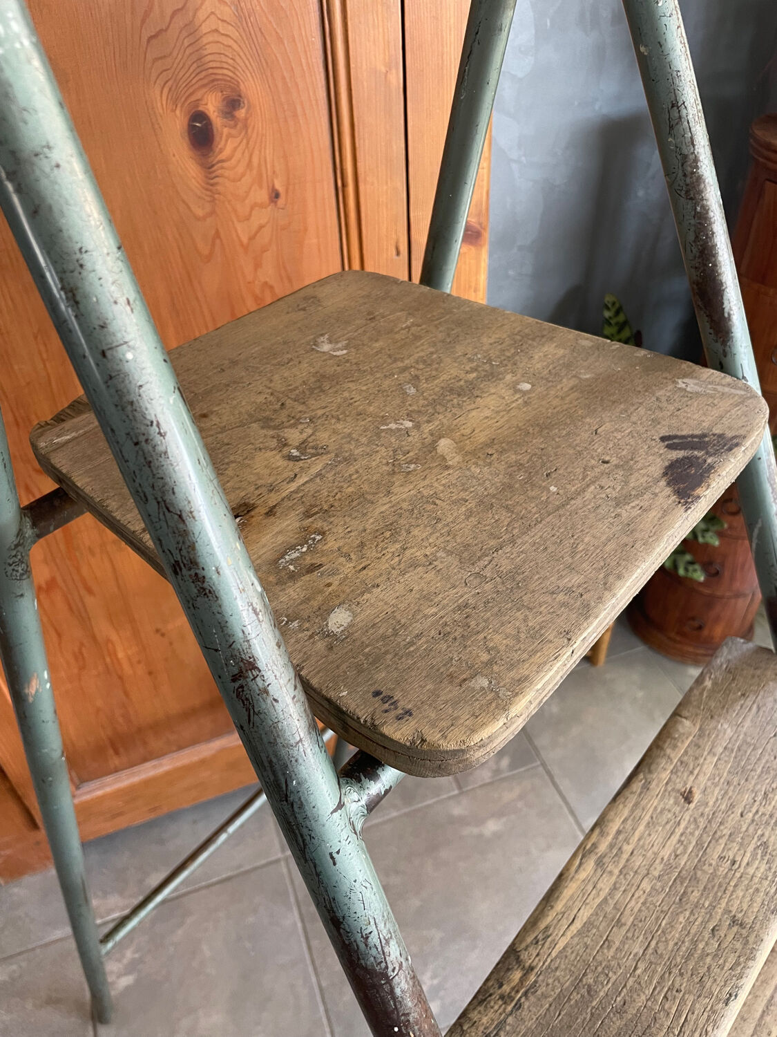 Ancient painter's stepladder