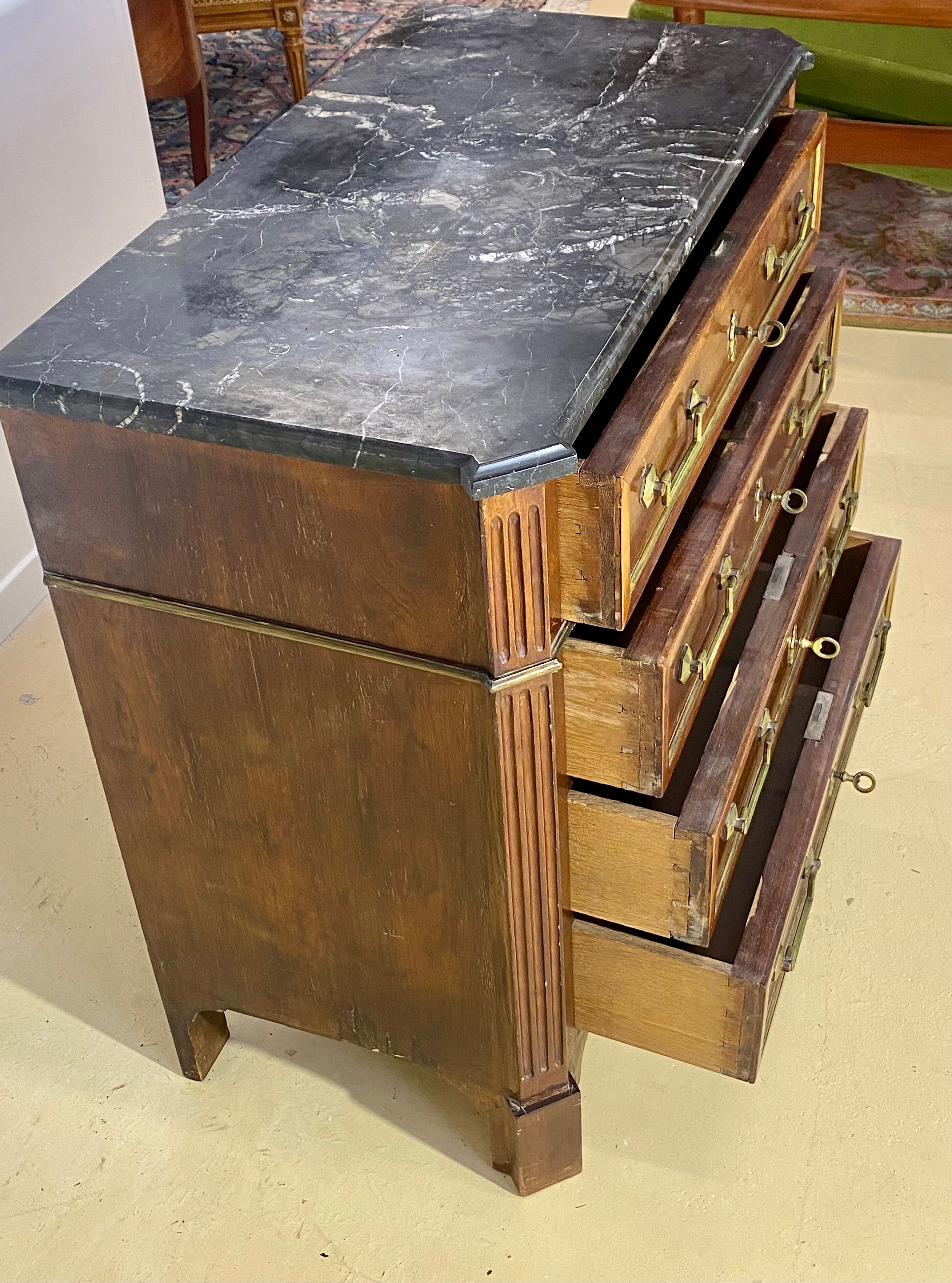 Commode Style Louis XVI