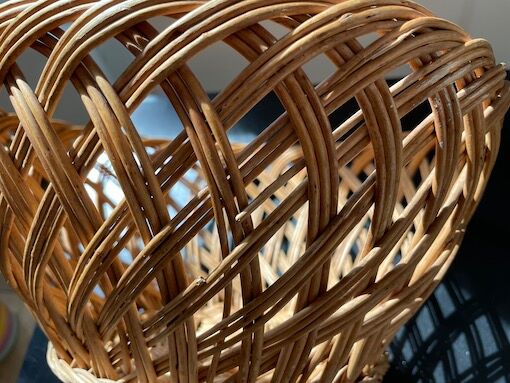 Large fruit basket in woven wicker