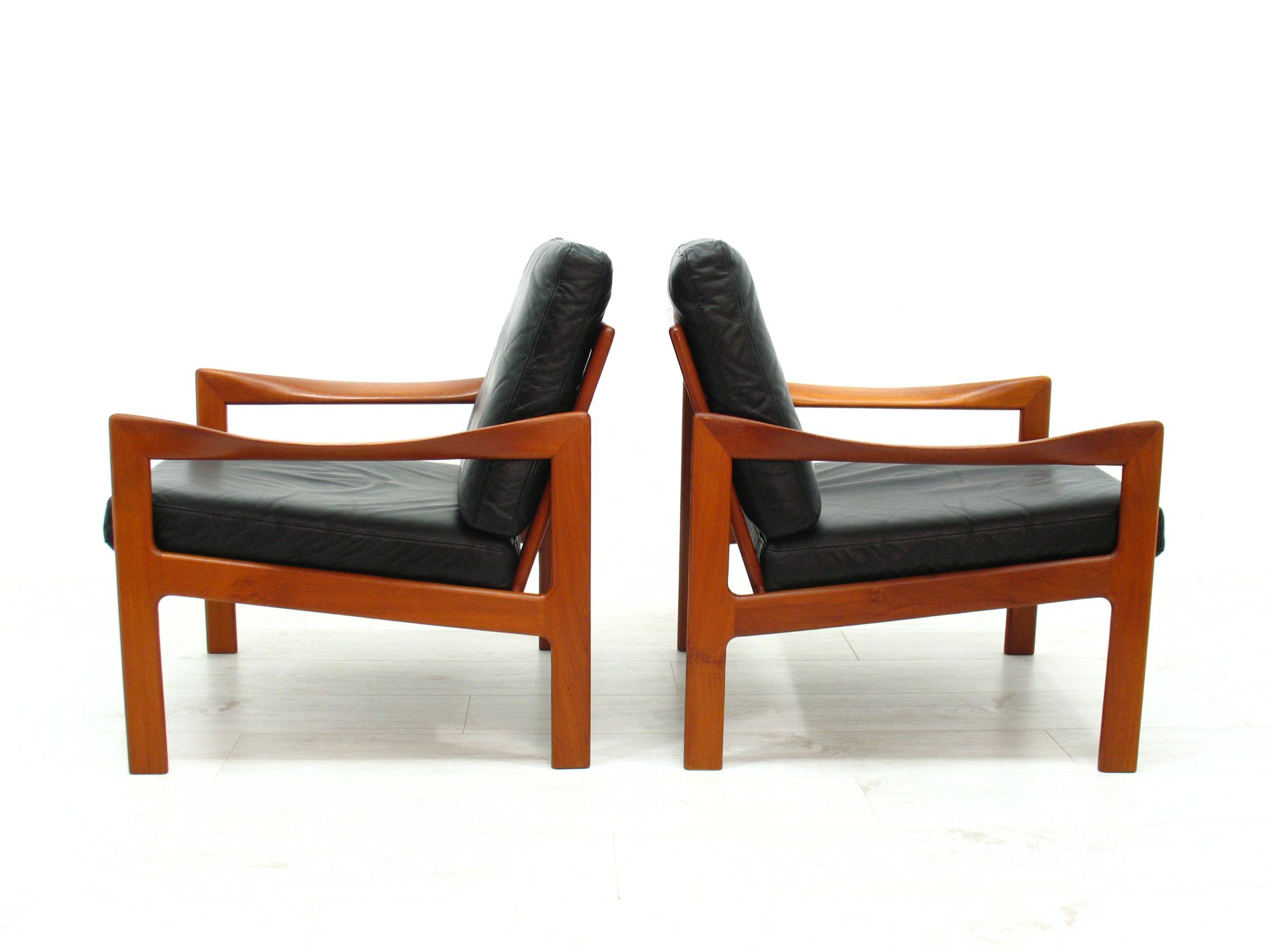 Lounge chairs by Illum Walkelsø for Niels Eilersen, 1960s