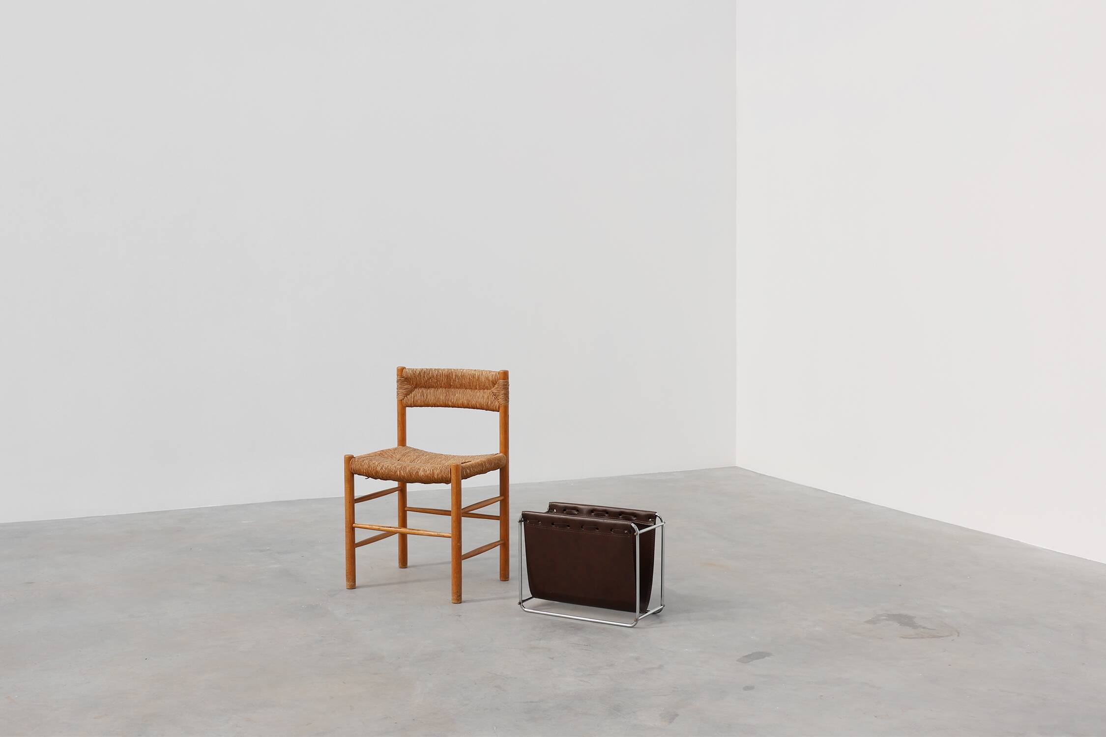 Vintage Magazine rack in chrome and faux leather, France 1960s