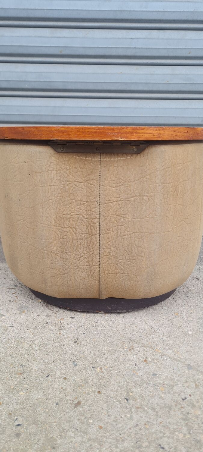 Tabouret de marque Regy