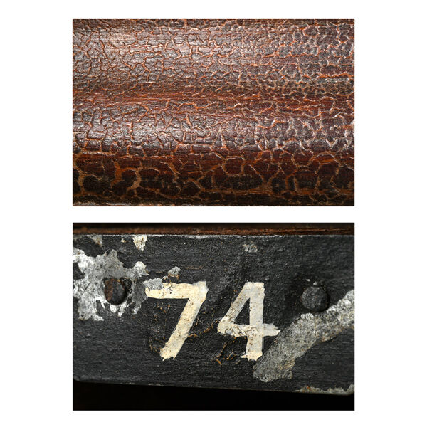 Meuble de trie postal en bois à 80 casiers