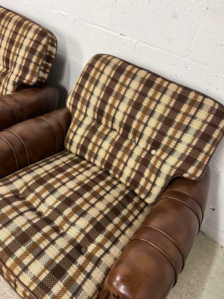 set of 2 vintage armchairs / single seats / armchairs
