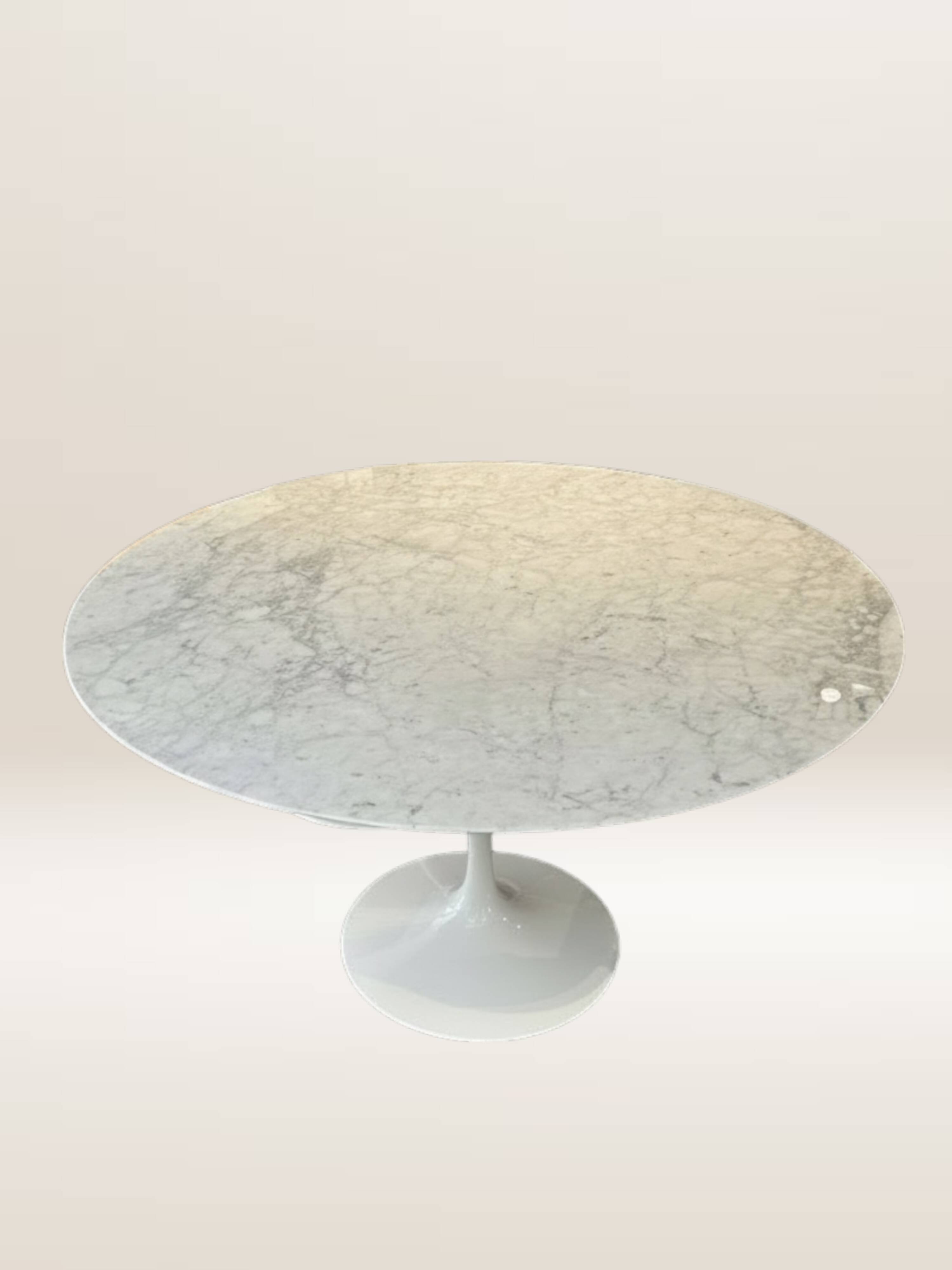 Table à manger Tulip NEUVE en marbre ⌀ 120 cm par Eero Saarinen pour Knoll