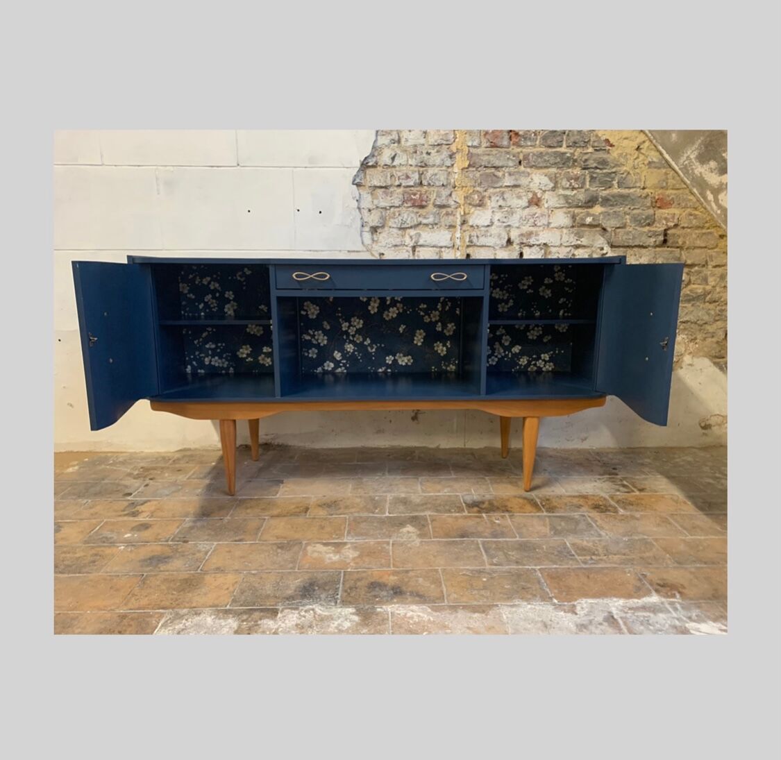 Vintage midnight blue row