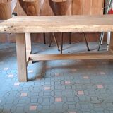 Table bassr brutaliste