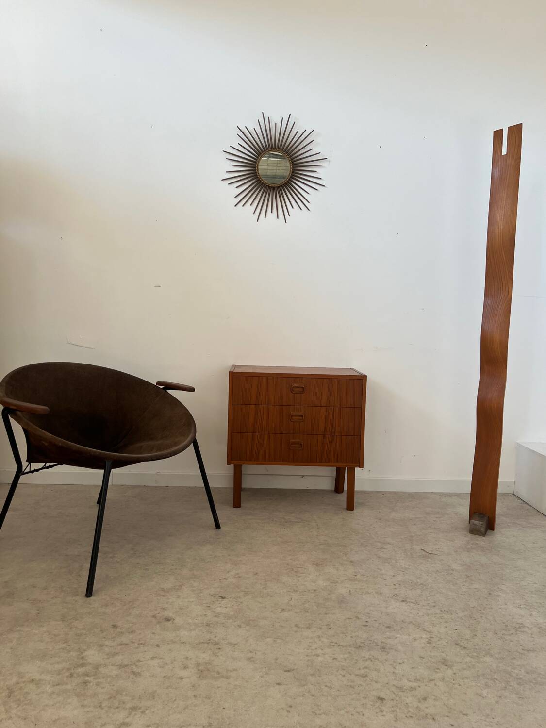 Small chest of drawers or bedside table in teak, Scandinavian design from the 70s vintage