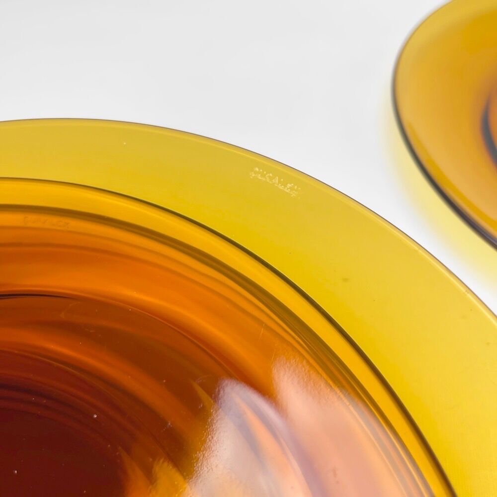 8 flat plates Duralex amber glass 70s