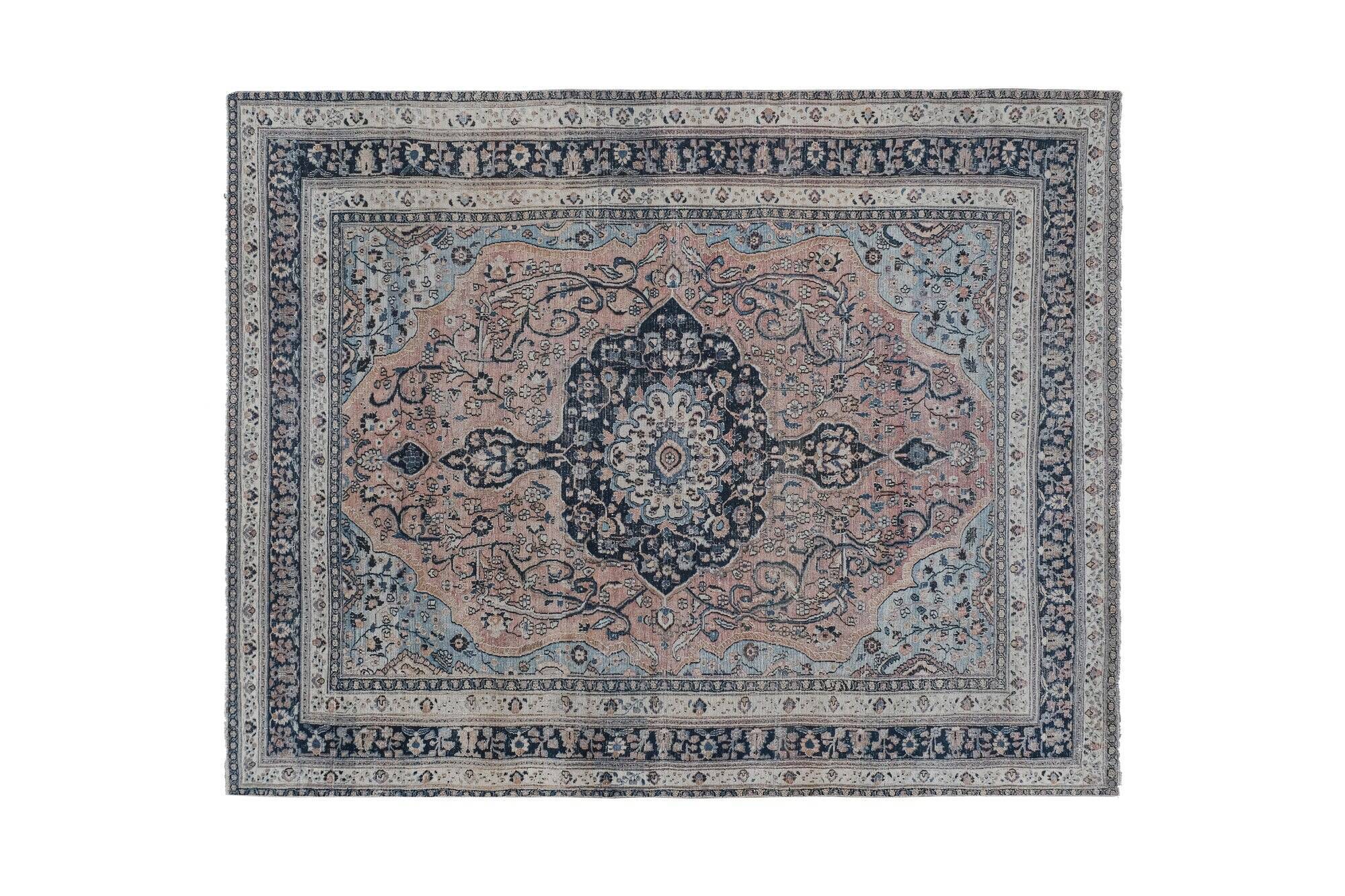 Vintage handmade Turkish rug 290x375 cm