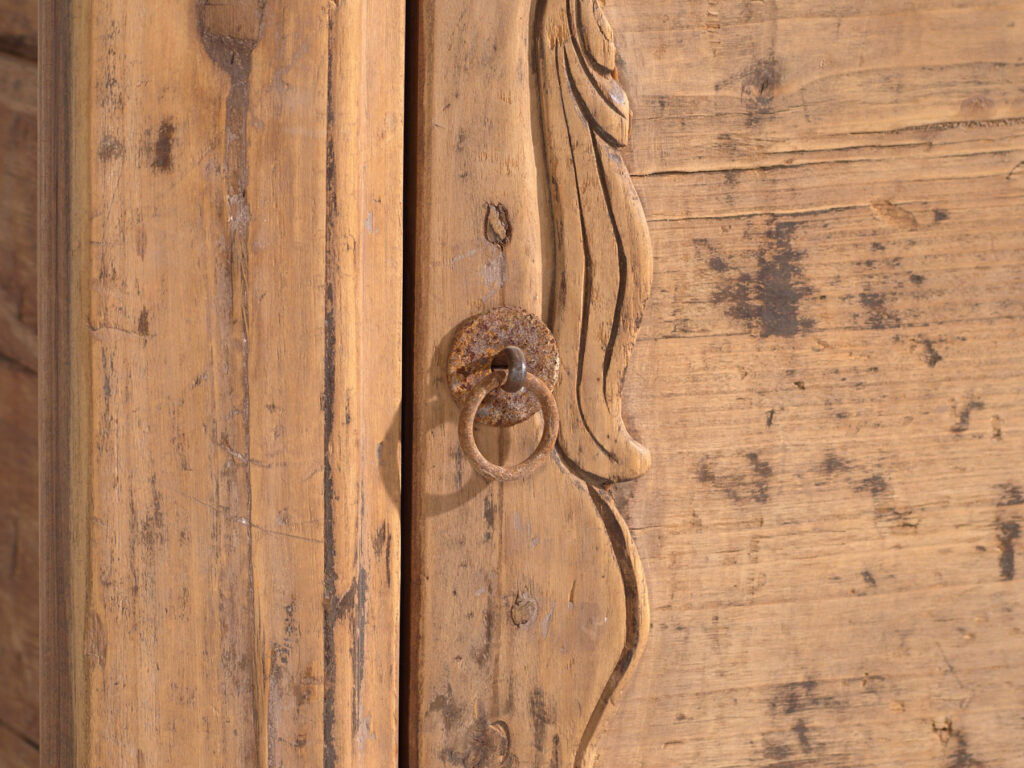 Low Shanxi cabinet in elm with carved door – China, circa 1930