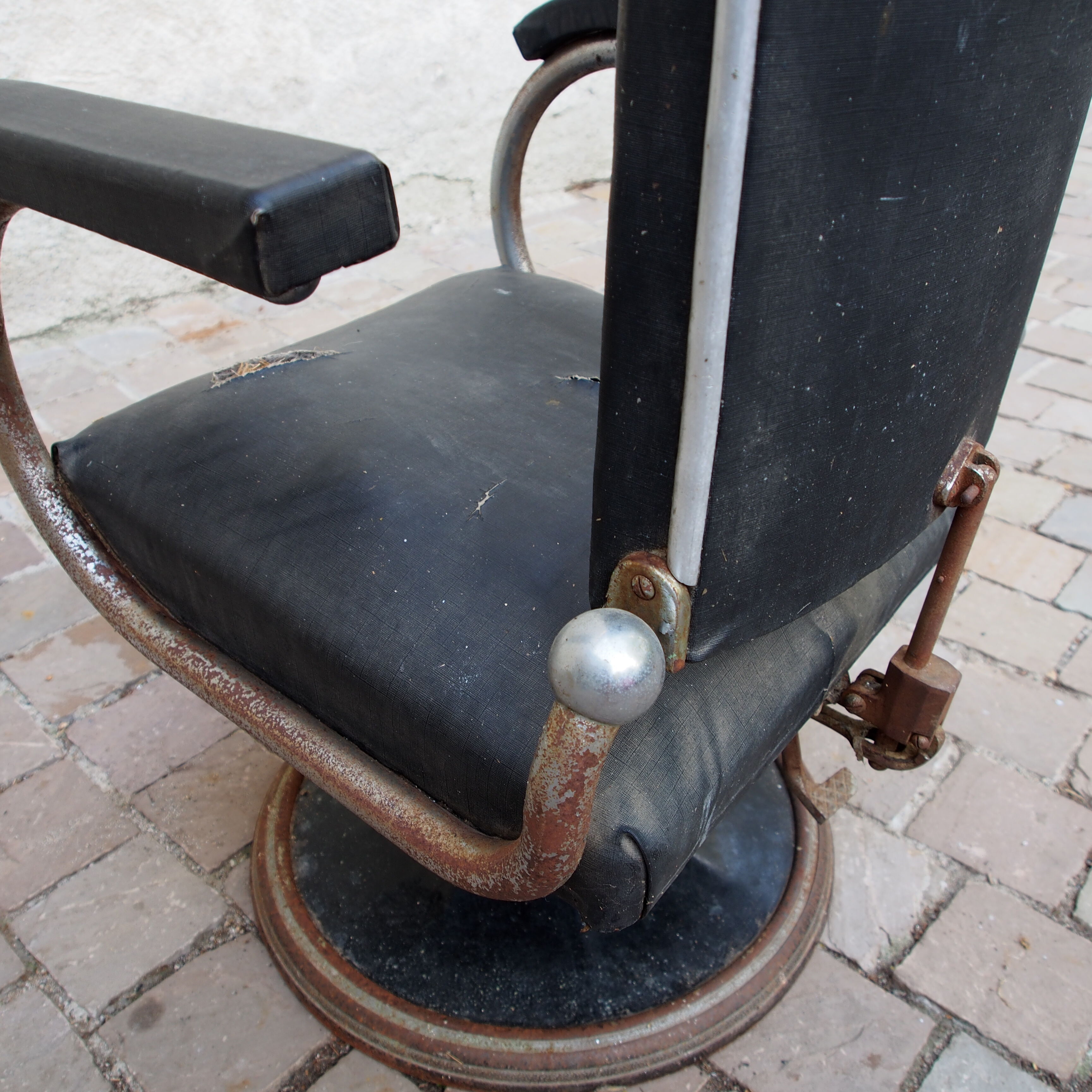 Hairdresser's chair