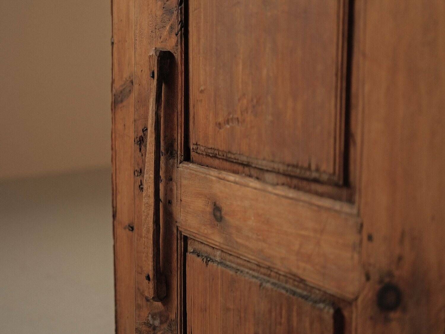 Alpine furniture in solid larch – Folk art – Savoy, 19th century