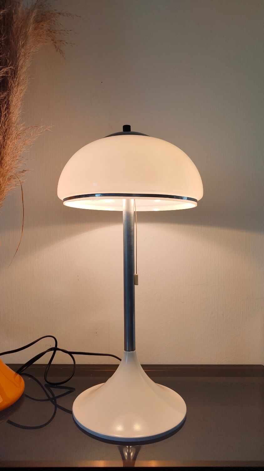 Mushroom lamp 1970 opaline