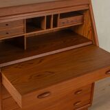 1980s bureau, Dyrlund