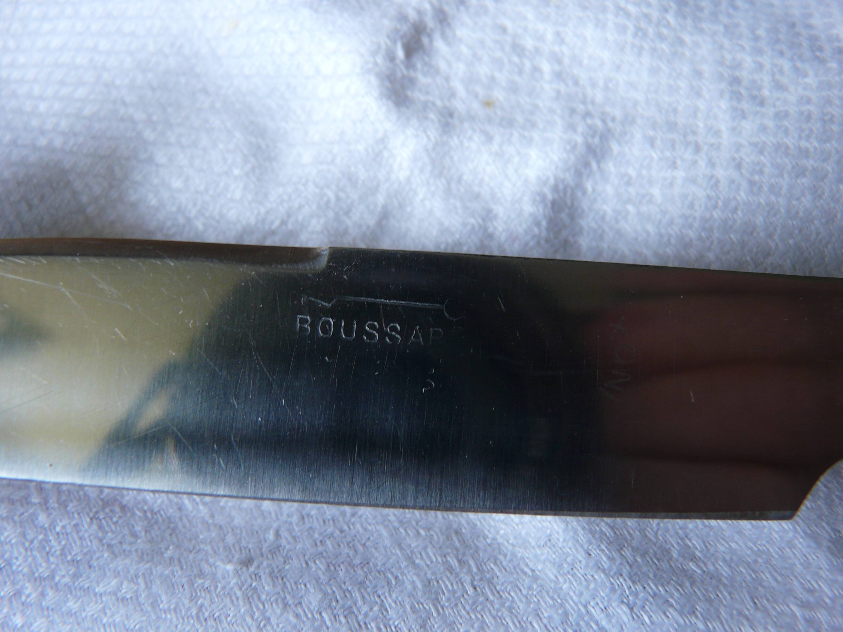 box of 12 stainless steel knives with bakelite handle and silver metal ferrule art decp