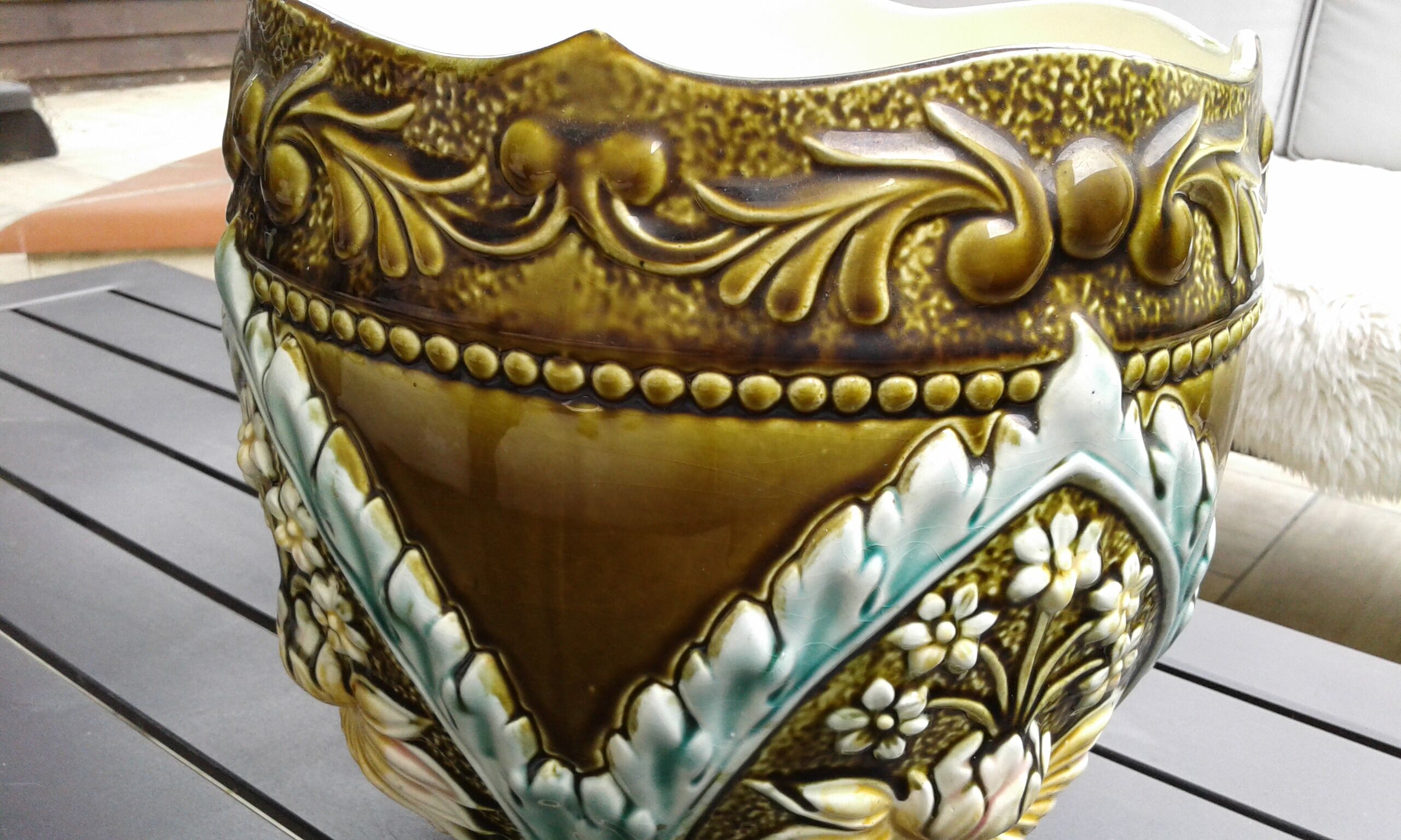 Barbotine pot cache Art Nouveau