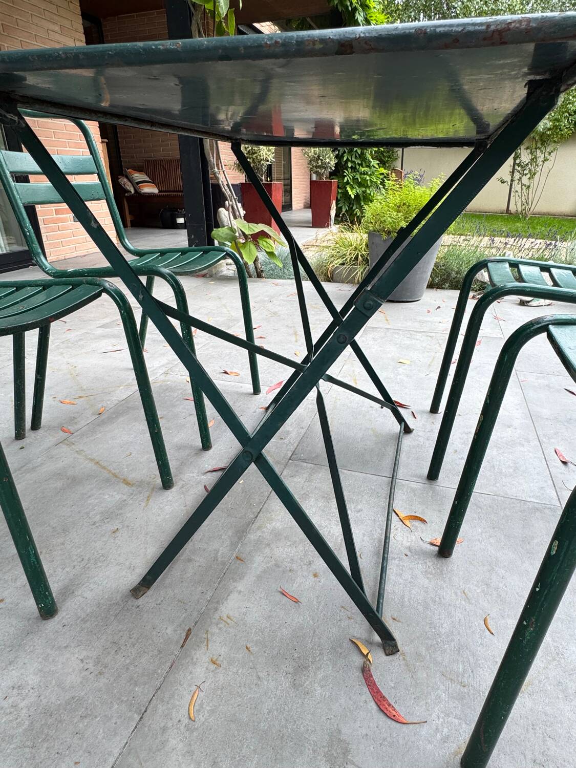 Metal garden furniture