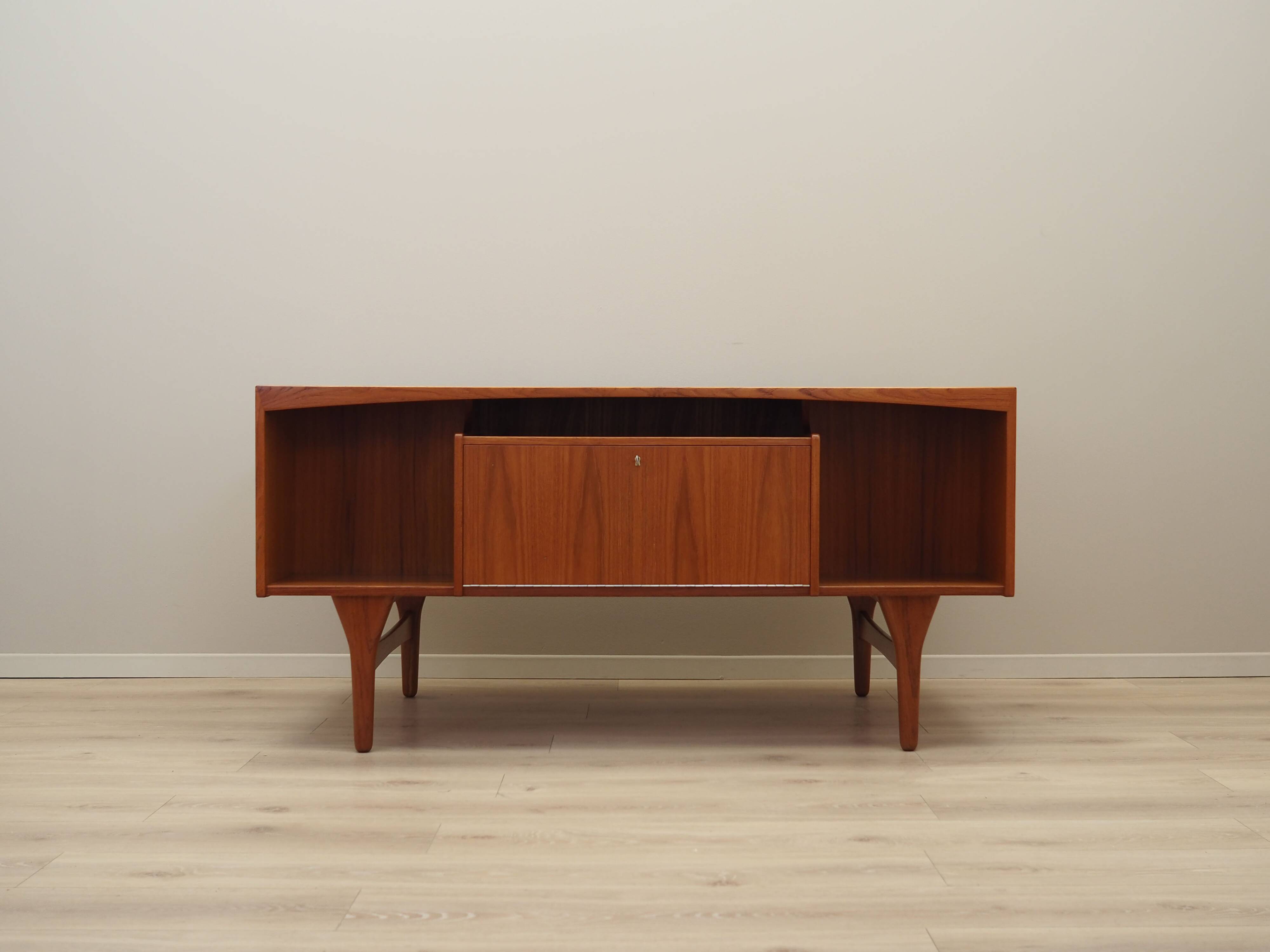 Teak desk, Danish design, 1960s, designer: Vald Mortensen, production: Odense