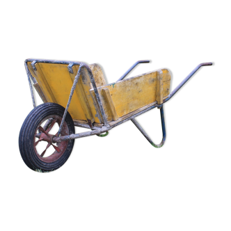 Wheelbarrow with 2 removable leaves from the 1950s